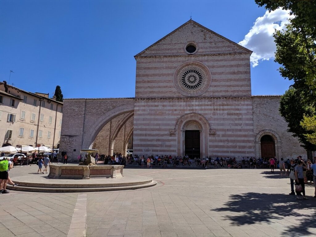 Assisi - La Basilica Di Santa Chiara - NonSoloRisparmio.it